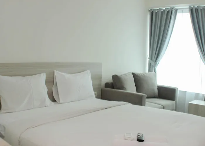 Elegant And Comfy Studio At Grand Kamala Lagoon Apartment By Travelio