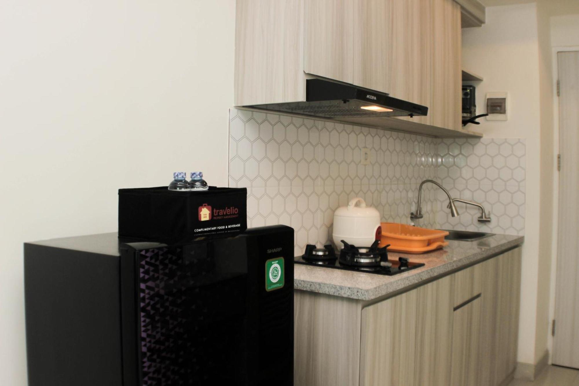 Elegant And Comfy At Grand Kamala Lagoon By Travelio Apartemen