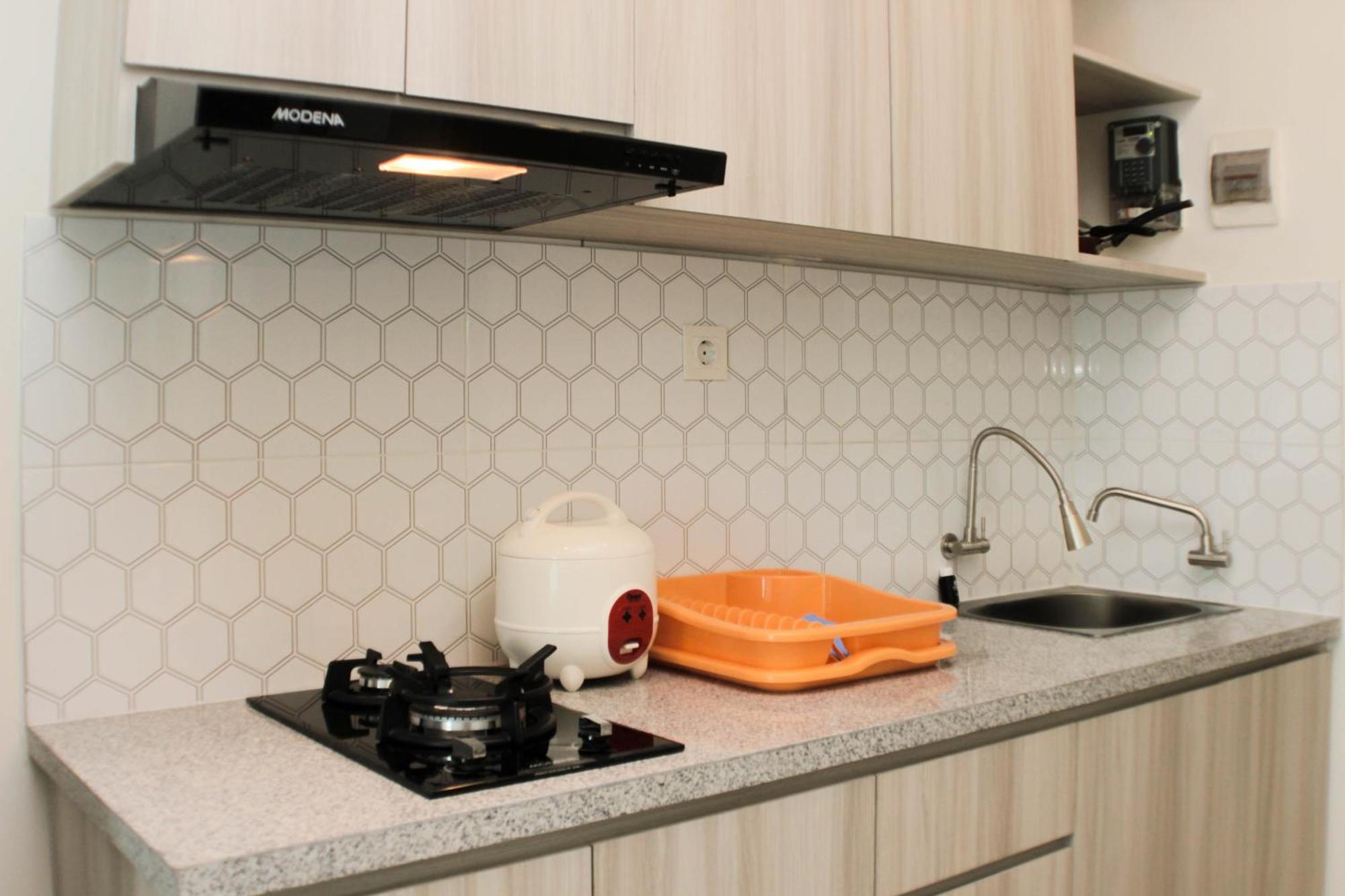 Elegant And Comfy At Grand Kamala Lagoon By Travelio Apartemen *