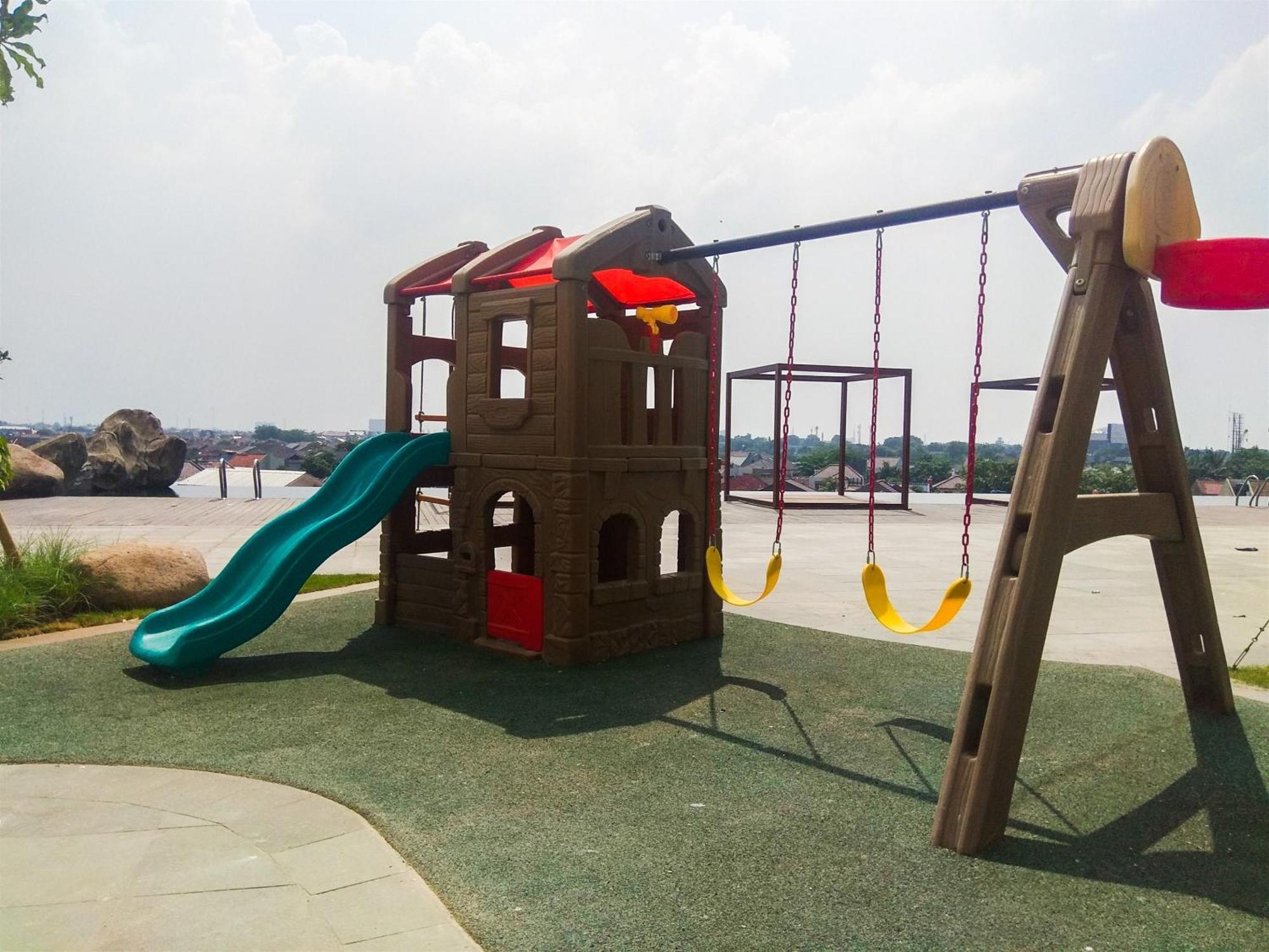 Elegant And Comfy At Grand Kamala Lagoon By Travelio Bekasi